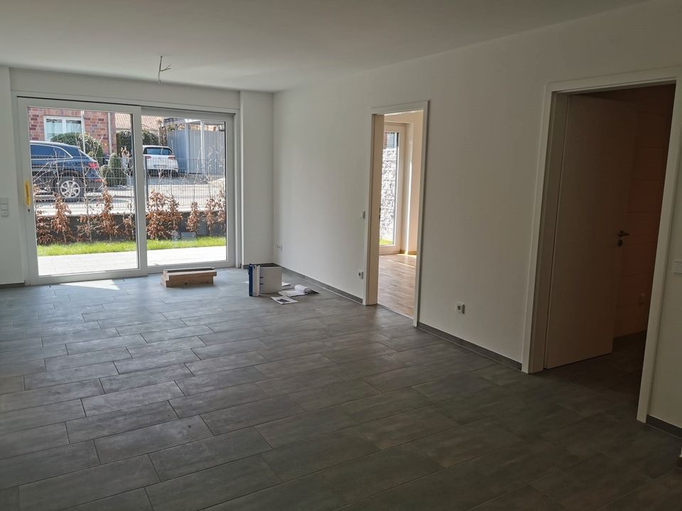 Hamm-Rhynern: Barrierefreie, neuwertige 83 m² Terrassenwohnung mit kleinem Garten, Baujahr 2020 in Hamm