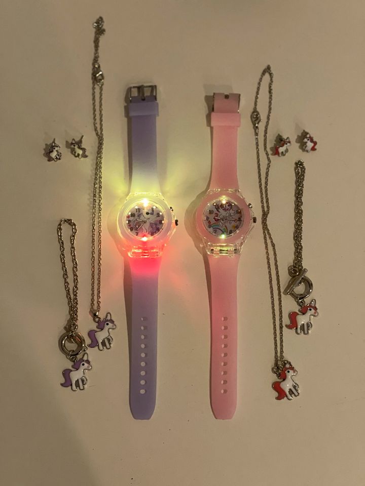 Einhorn Set, leuchtende Armbanduhr,kette Ohrringe, Armband in Frankfurt am Main