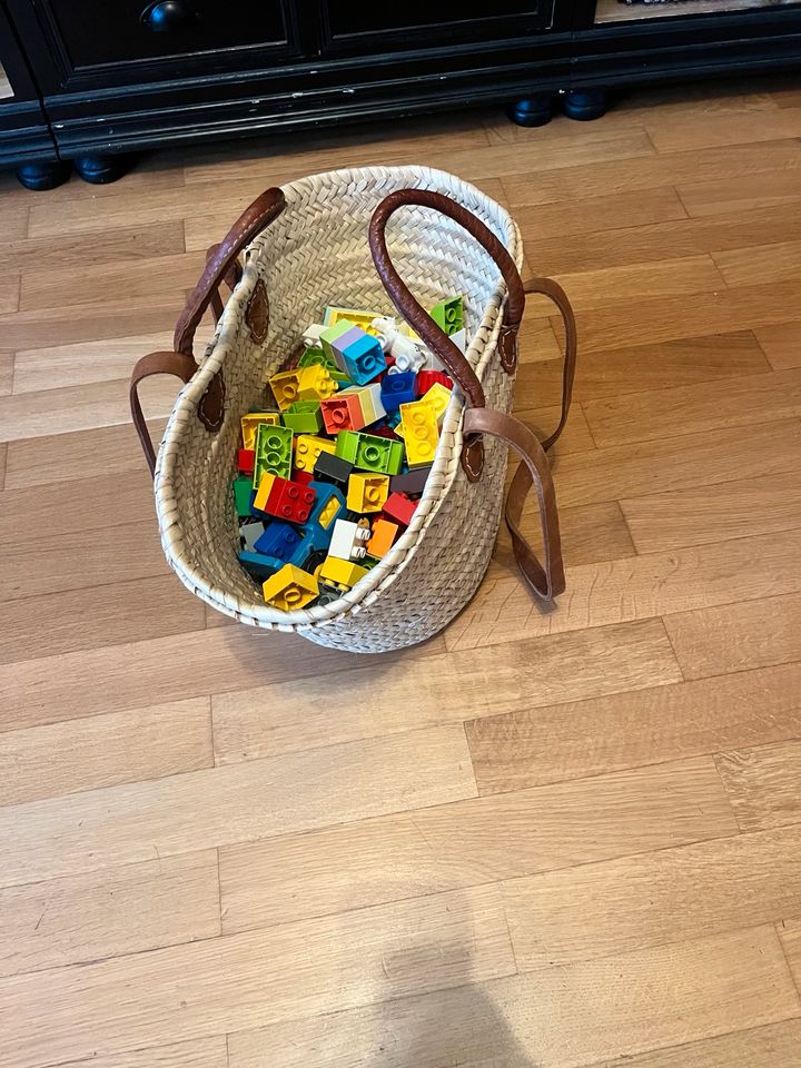 Lego Duplo Konvolut, Fahrzeuge, Figuren in Horneburg
