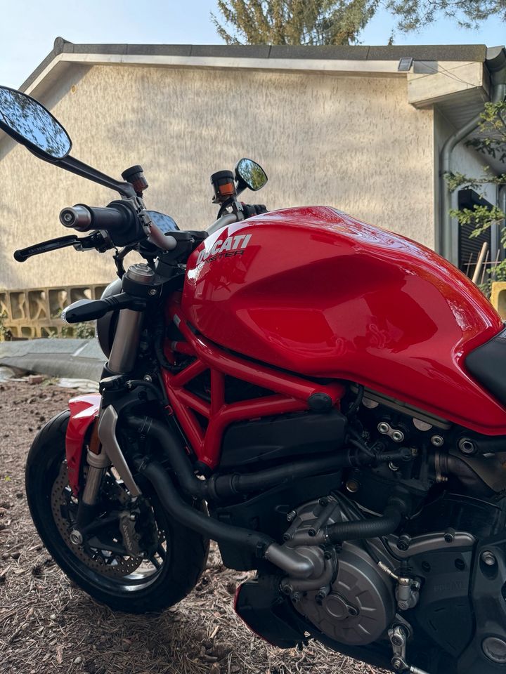 Ducati Monster 1200 in Berlin