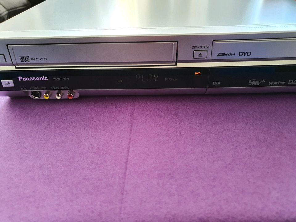 Panasonic DVD Recorder DMR EZ 49V in Langenhagen