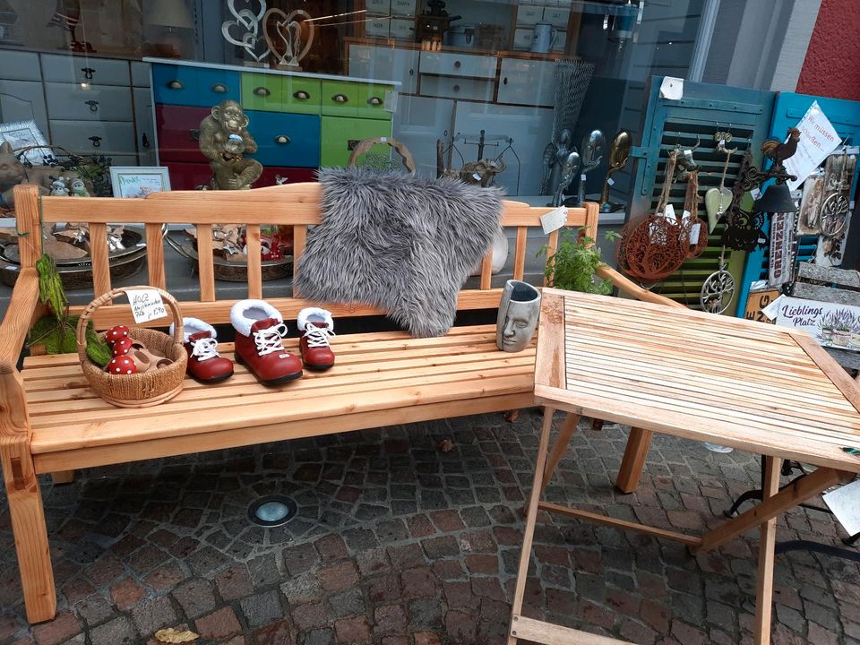 ❤️ DIV Schrank Kommode  Buffet Tisch Stuhl Deko Möbel mit Herz ❤️ in Radolfzell am Bodensee