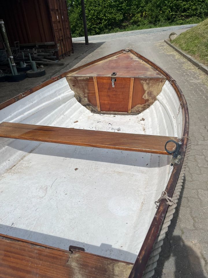 Ruderboot GFK Holz inkl. Slip-Wagen-/ Trailer und  Zubehör TOP! in Hamburg