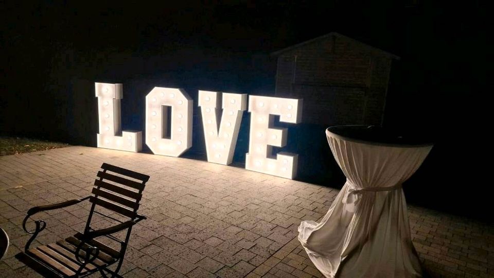 XXL LOVE Buchstaben mieten. Hochzeit,Verlobung,Feiern. in Nottuln