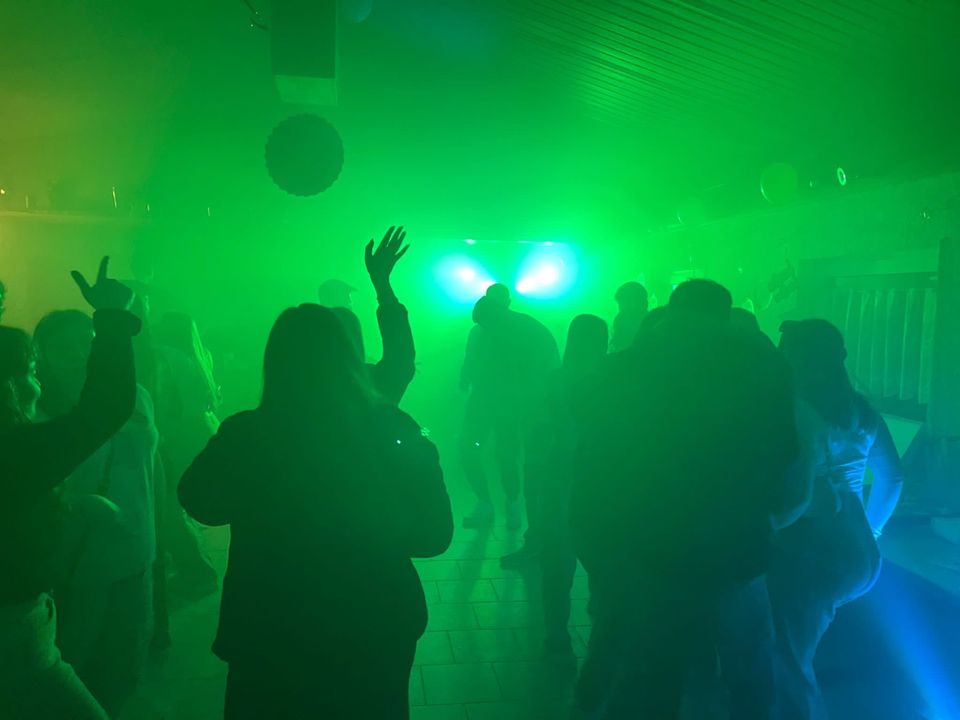 DJ, Musikanlage, Partylicht, Veranstaltungstechnik zu vermieten in Neunkirchen