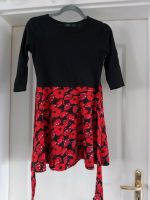 Kleid mit Bindegürtel 152 158 schwarz rot mit Mohnblumen Thüringen - Utzberg Vorschau