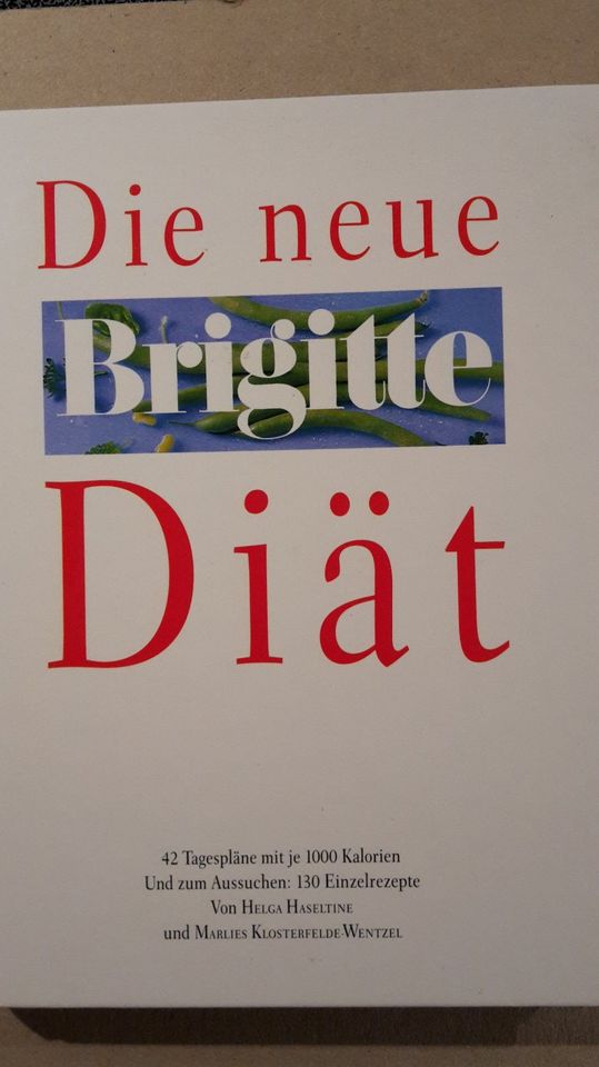 Brigitte Diät + Das biologische Vollwertkochbuch, je 2,60 € in Hesel