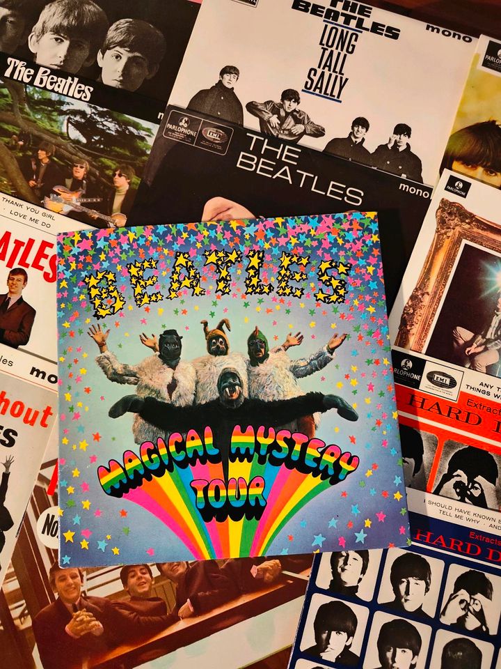 The Beatles Schallplatten vinyl EP collection mit 2 Magazine in München