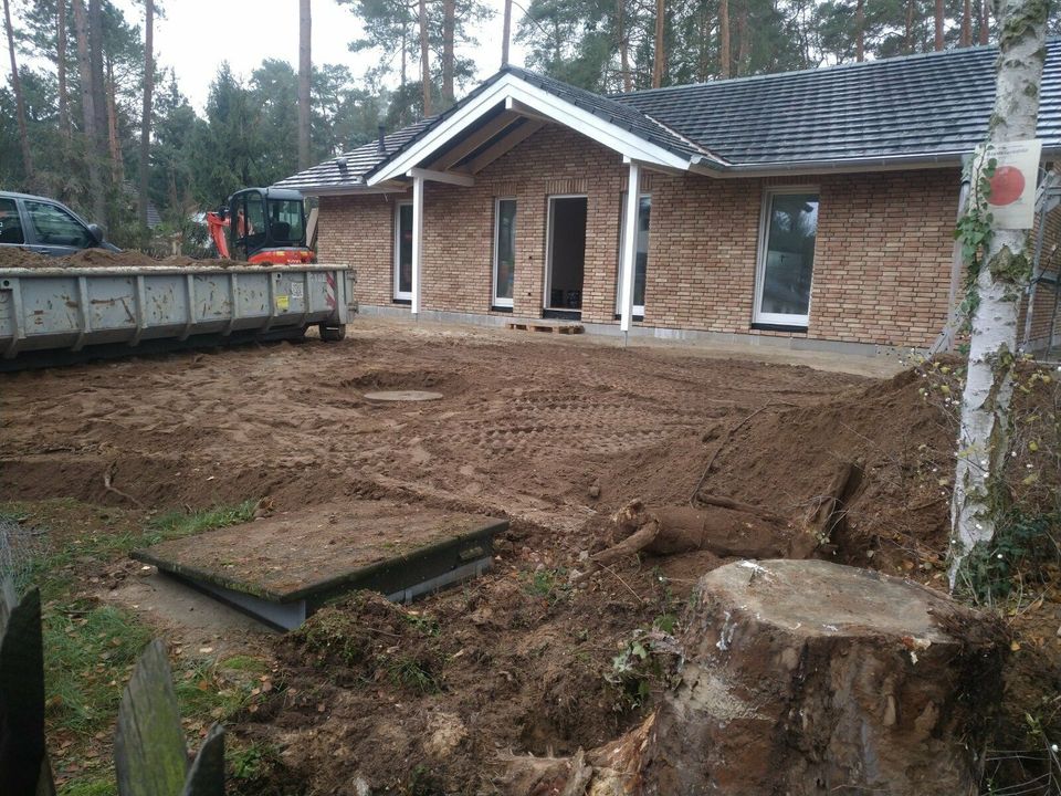 Grundstücksbegradigung  Baggerarbeiten, Erdarbeiten Entsorgung in Michendorf