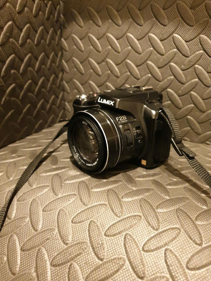 Panasonic Lumix DMC-FZ200 Digitalkamera Full HD Kamera in Herten