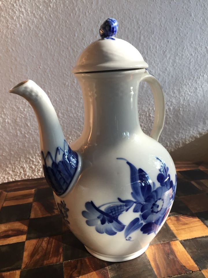 Royal Copenhagen Blaue Blume - Schöne Kaffekanne in Niedersachsen -  Isernhagen | eBay Kleinanzeigen ist jetzt Kleinanzeigen