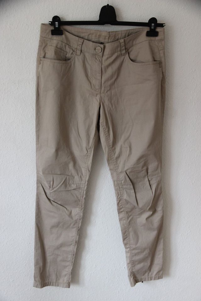 leichte Damen Stoff Hose - Passport - beige / camel - Gr. 42 in Steinhagen (Vorpommern)