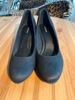 Damen Pumps, Größe 40, Blocksatz, Absatz Höhe 6 cm, schwarz Brandenburg - Petershagen Vorschau
