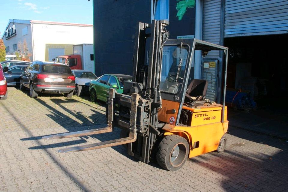 Stapler Still R60-30 Gabelstapler Elektrostapler 3000kg 360 Grad in Mörfelden-Walldorf