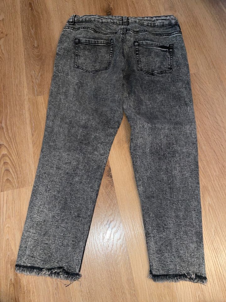 Mädchen Jeans Größe 164/170, 3/4 Jeans, kurze Jeans, C&A in Bochum