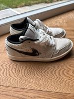 Air Jordan 1 low „Brushstroke swoosh-paint splatter“ München - Schwabing-Freimann Vorschau