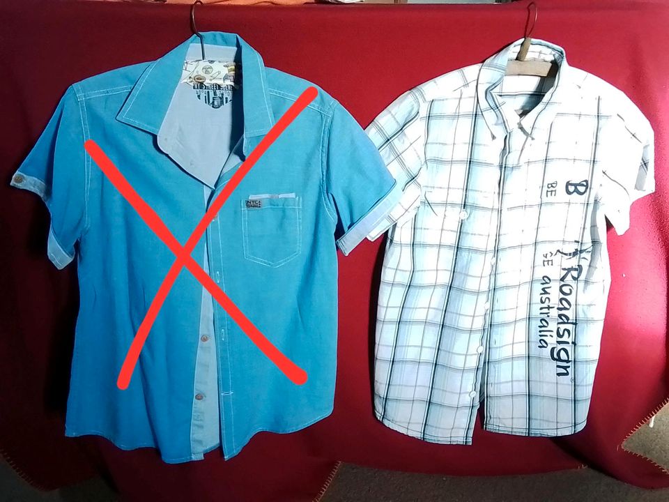 Hemden Hemd Junge 152 kurz weiß karo blau gemustert... in Wyhratal