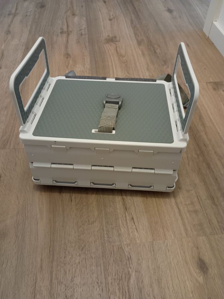 Nikidom Flat Pack Booster Seat / Sitzerhöhung in Oldenburg