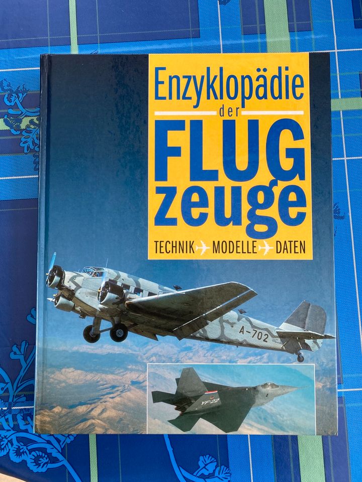 Enzyklopädie der Flugzeuge Buch wie neu in Bruchköbel