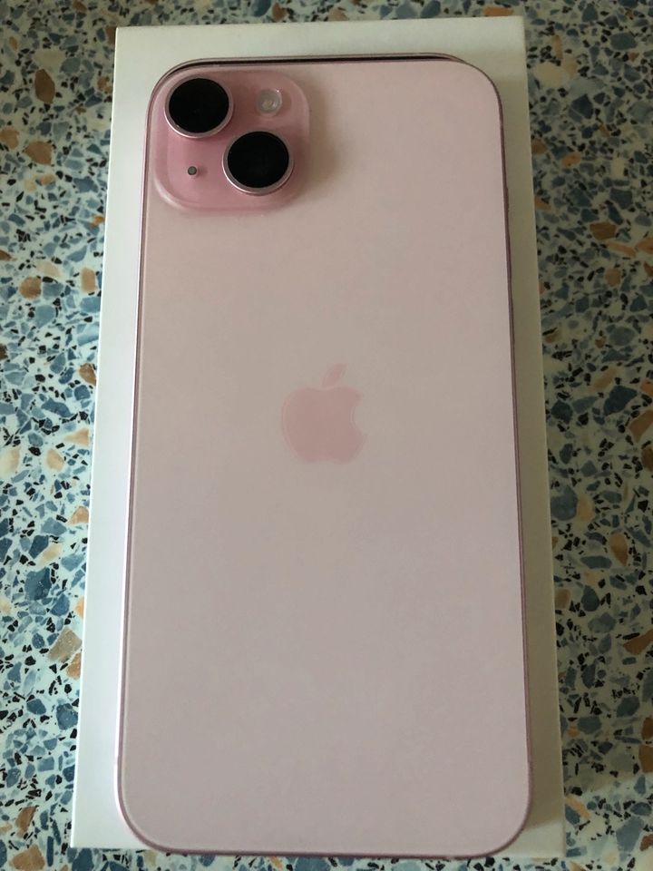 iPhone 15 plus Pink 128 gb Neuzustand Rechnung 03/24 in Bremen