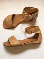 Paul Green München Sandalen Gold Sommersandalen Gr. 40 Stuttgart - Stuttgart-Mitte Vorschau