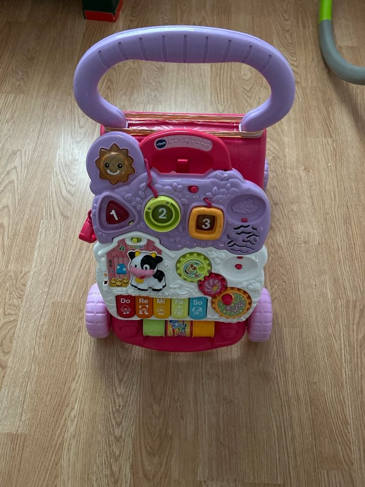 Vtech Spiel-und Laufwagen in Bremen