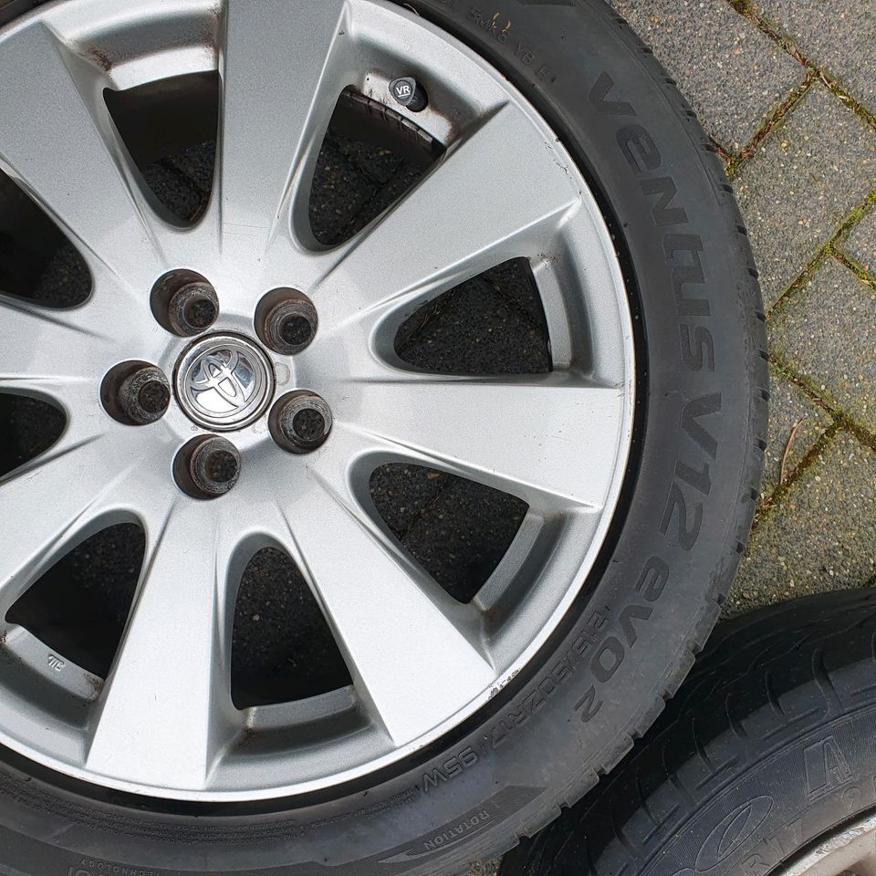 Toyota Alufelgen 17 Zoll Reifen Felgen Sommerreifen in Dormagen