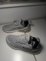 Nike Air Max 270 – NEU & ungetragen – Hellgrau – Gr. 37,5 München - Berg-am-Laim Vorschau