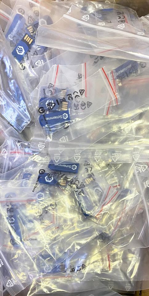 200 Stk. Schlemmer USB Sticks 8GB blau, Restposten Paletten Großhandel für Wiederverkäufer in Tanna