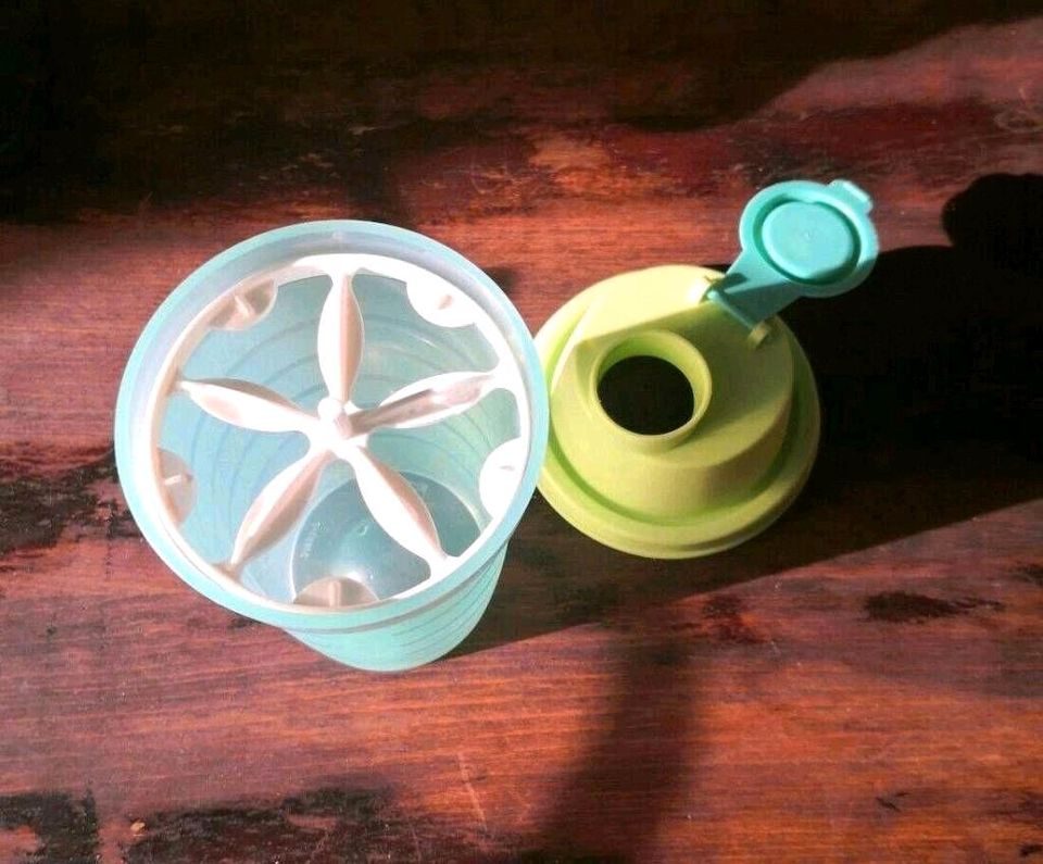 Tupperware Dressing Shaker, Snackdose in Zeitz