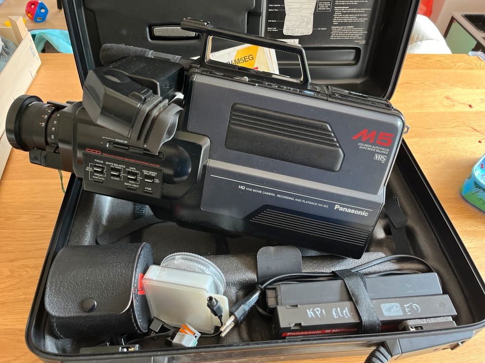 Panasonic VHS-Kamerarekorder NV-M5EG in Oldenburg