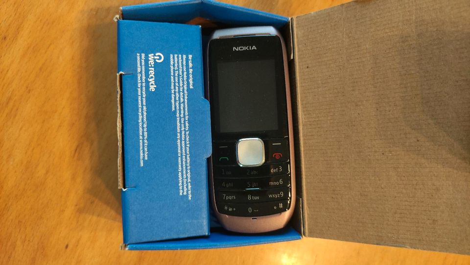 Nokia 1800 Handy original verpackung in Langen (Hessen)