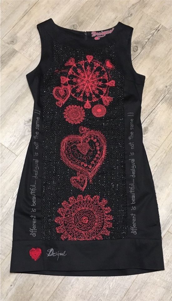 Desigual Kleid schwarz/rot mit Glitzer Gr. 34 in Radolfzell am Bodensee