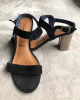 Schwarze schicke Leder-Sandalen von tamaris in 38 Nordrhein-Westfalen - Hürth Vorschau