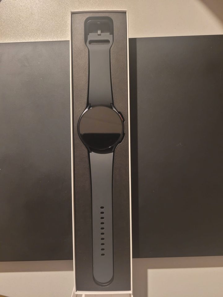 Samsung Watch 6 BT 44mm graphit Neu in Lünen