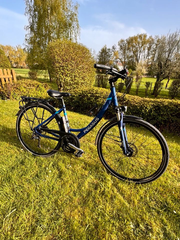 Damenfahrrad PEGASUS Solero SL Disc blau 24er in Kaufungen