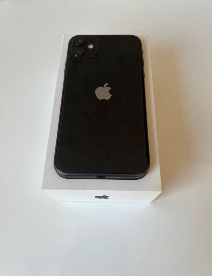 Apple iPhone 11 -Schwarz- in Stuttgart