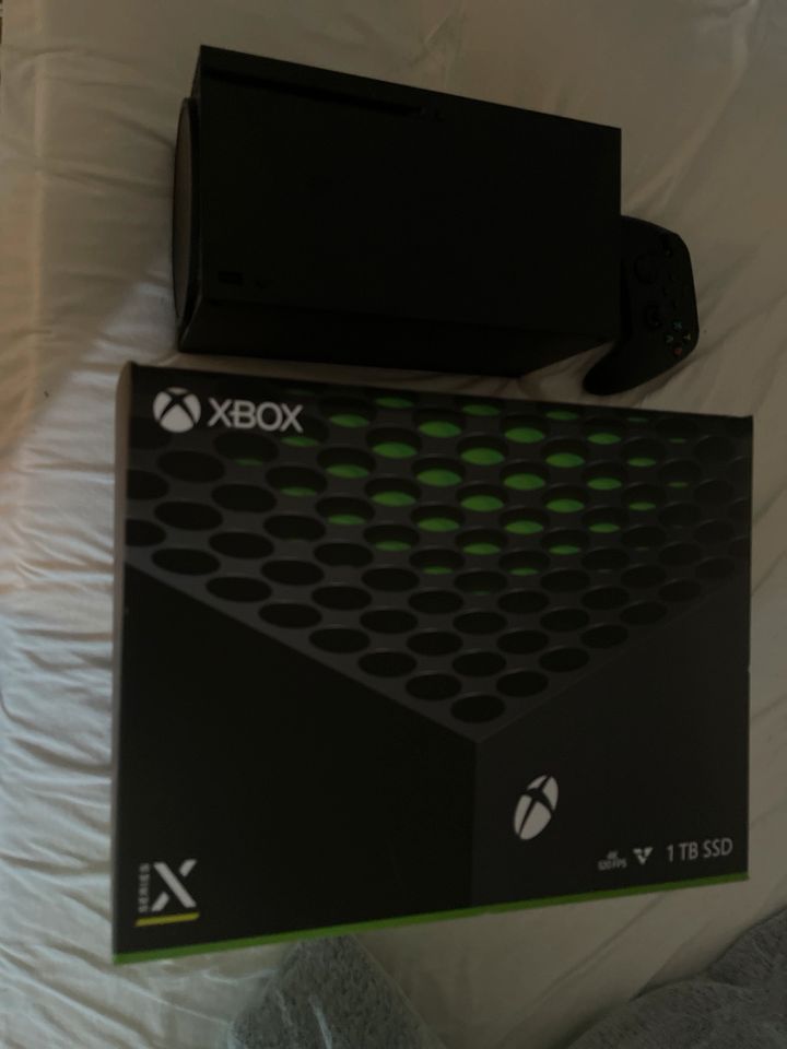 Xbox Series X + 1TB Festplatte + Controller - Sofort Abholbar in München