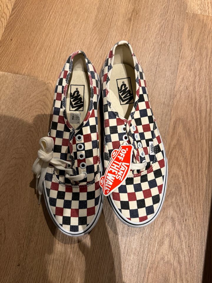 Vans neu mit Etikett Sneaker in Köln