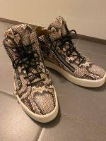 Giuseppe Zanotti Sneaker Designer Damen Schuhe Größe 40 neuwertig Nordrhein-Westfalen - Gütersloh Vorschau