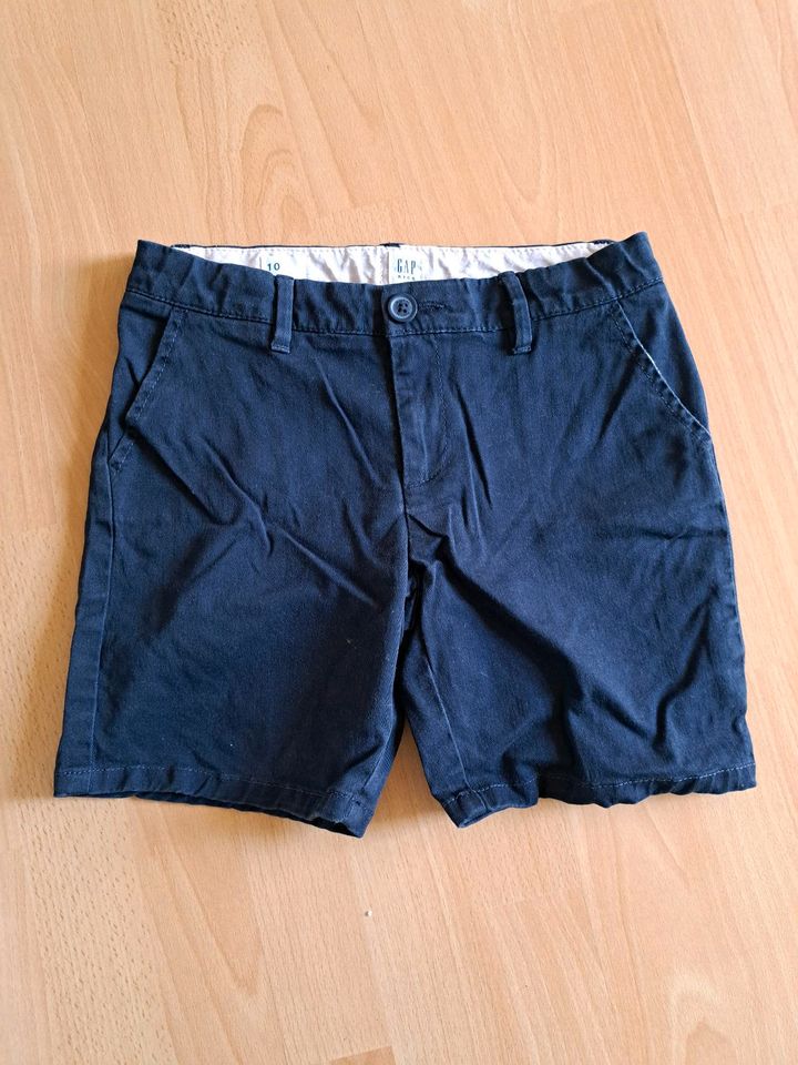 GAP shorts Gr.140 in Baumholder
