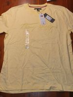 2 T-Shirts Tommy Hilfiger neu XL ungetragen Nordrhein-Westfalen - Pulheim Vorschau