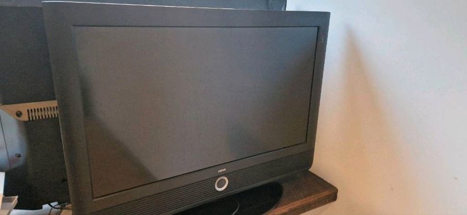 Loewe Xelos 32 SL TV in Flintbek