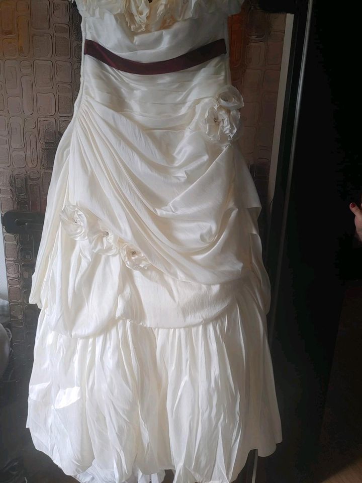 Brautkleid  Kleemeier Valerie Wildseide ivory in Oberhausen