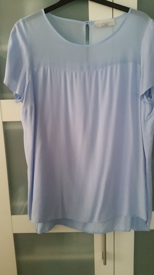 Blusenshirt hellblau mit Chiffoneinsatz in Ludwigsburg