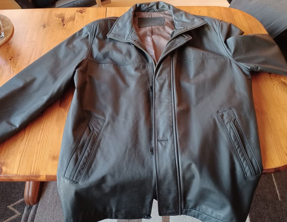 Herren Lederjacke in Niedenstein