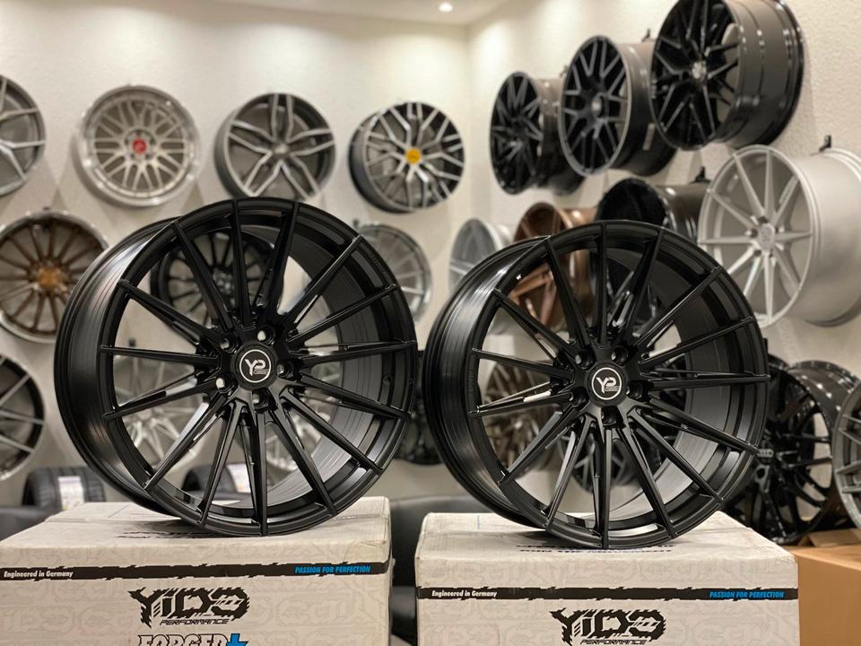 YIDO FORGED+1  21 ZOLL FELGEN MERCEDES E63 AMG W213 S213 E63S in Menden