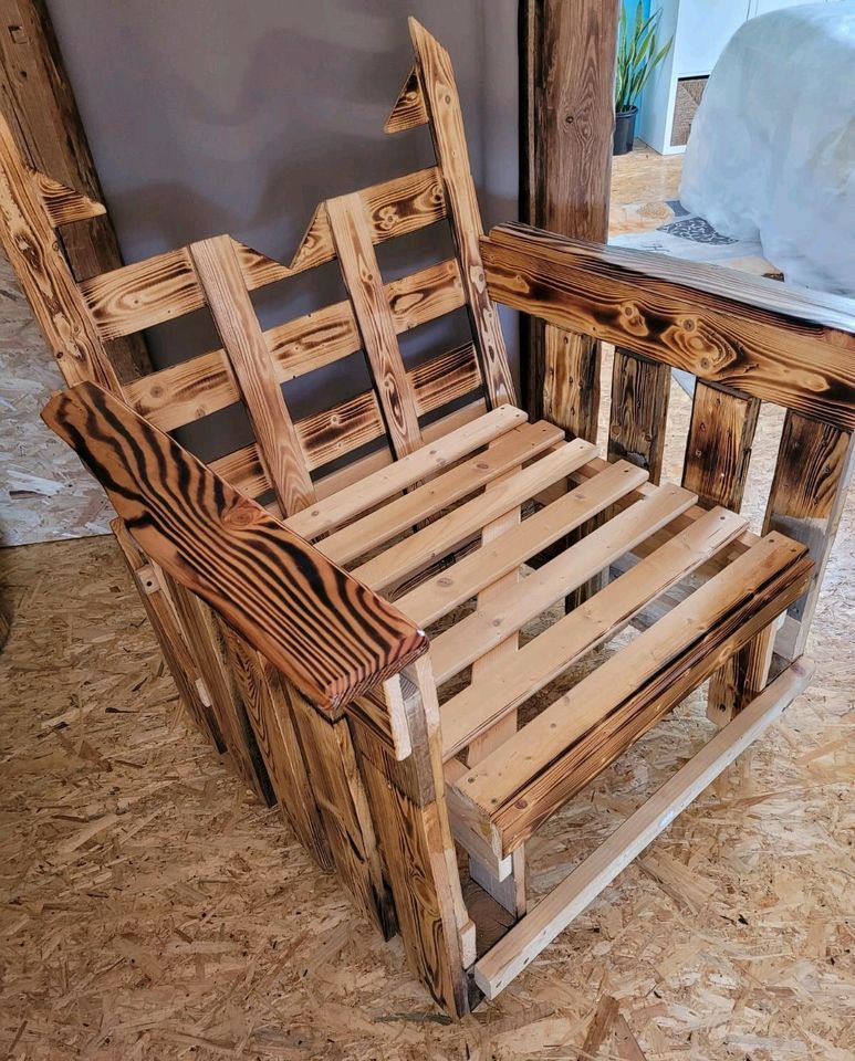 Verkaufe massiven Holz-Sessel aus Europaletten! in Seebad Bansin