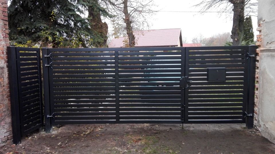 Moderne Metallzaun aus Polen Zaun Zäune Tor Schiebetor Tür in Litzendorf