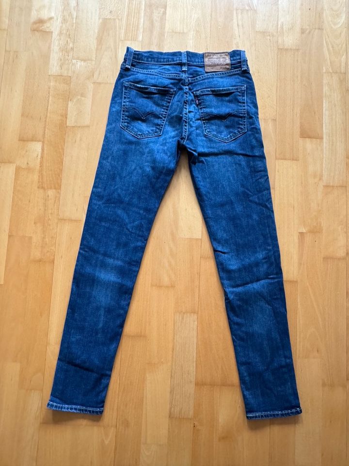 Levi’s Jeanshose Herren-Jeans Größe 28/32 W28 L32 blau in Unterföhring